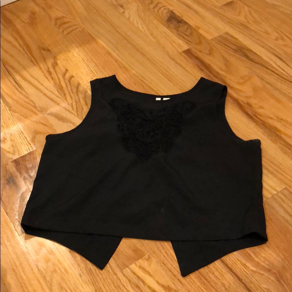 Frenchi lace shirt with open back detail